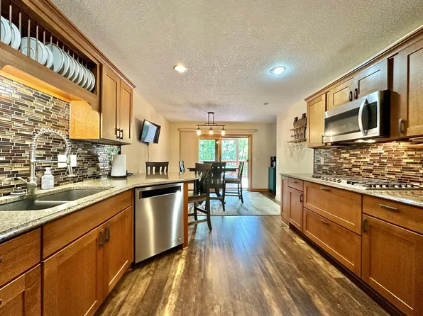 1470 Riverside Dr, River Falls, WI 54022