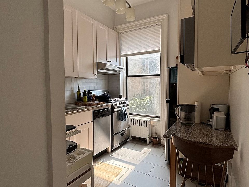 2nd image of 71 8th Ave APT C1