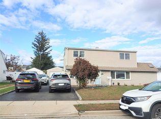 3151 Dorset Ln, Levittown, NY