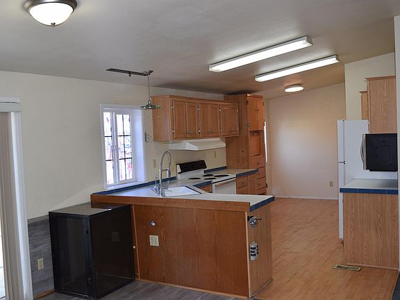 4th image of 685 N 58th Ave