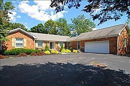 1st image of 20 Manor Dr