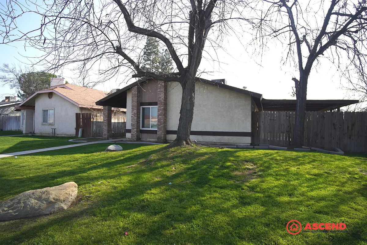 Building Photo - 4413 White Ln