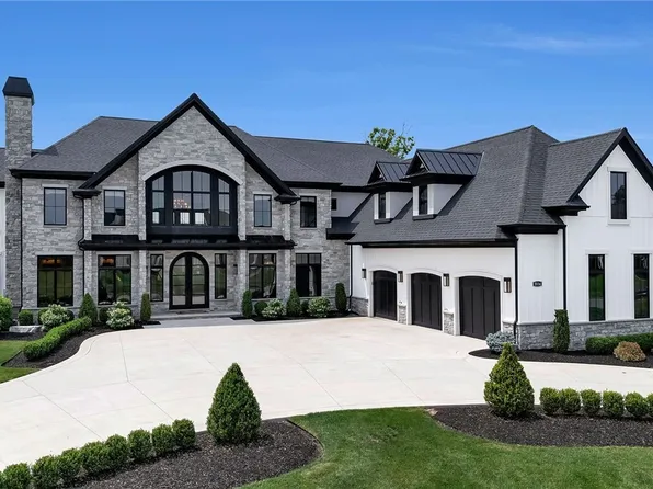5565 Herons Gln, Clarence, NY 14031