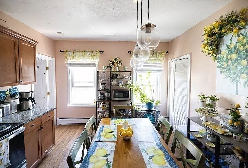 Kitchen: Pictures from 3rd floor. 2nd floor has same layout