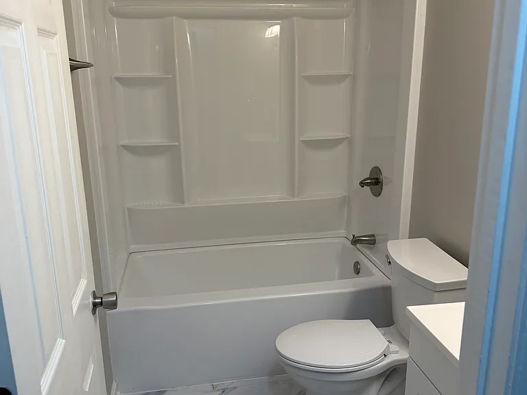 3325 Featherston Dr — Photo 4