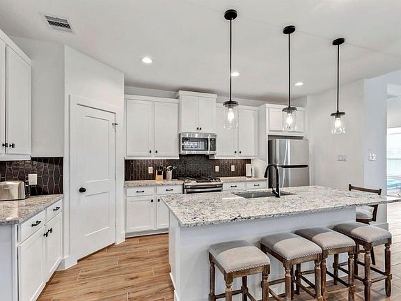 2nd image of 12857 Meadow Wind Way