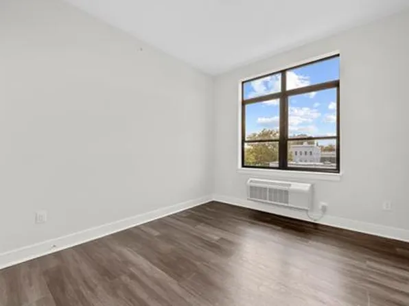 121 34th Street image 93 of 213