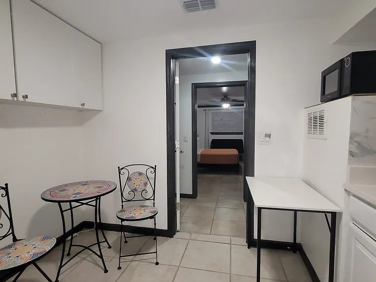 1005 W Grace St — Photo 13
