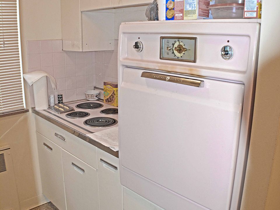1st image of 15031 Madison Ave APT 8