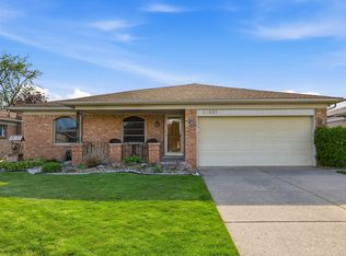 47651 Chrys Rd, Macomb, MI 48044