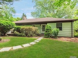 1305 Sycamore Ave, Bohemia, NY 11716