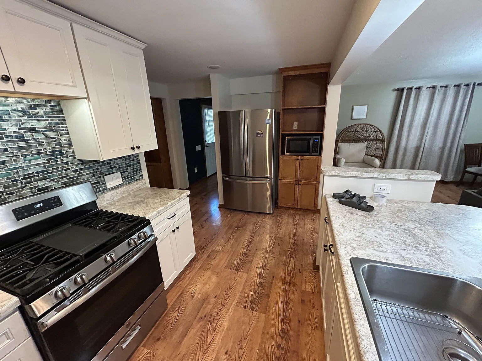 2 bed, 1366 sqft, $1,850 — Photo 3