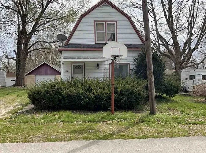 154 W Logan St photo 1