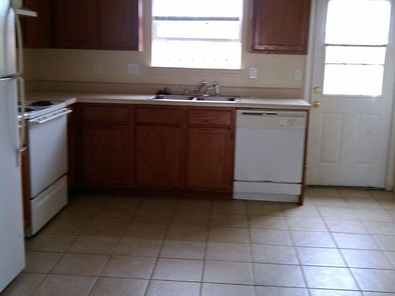 5th image of 3504 SW Landau Ct APT 2