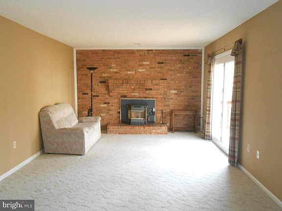 4th image of 16216 Cypress Ct