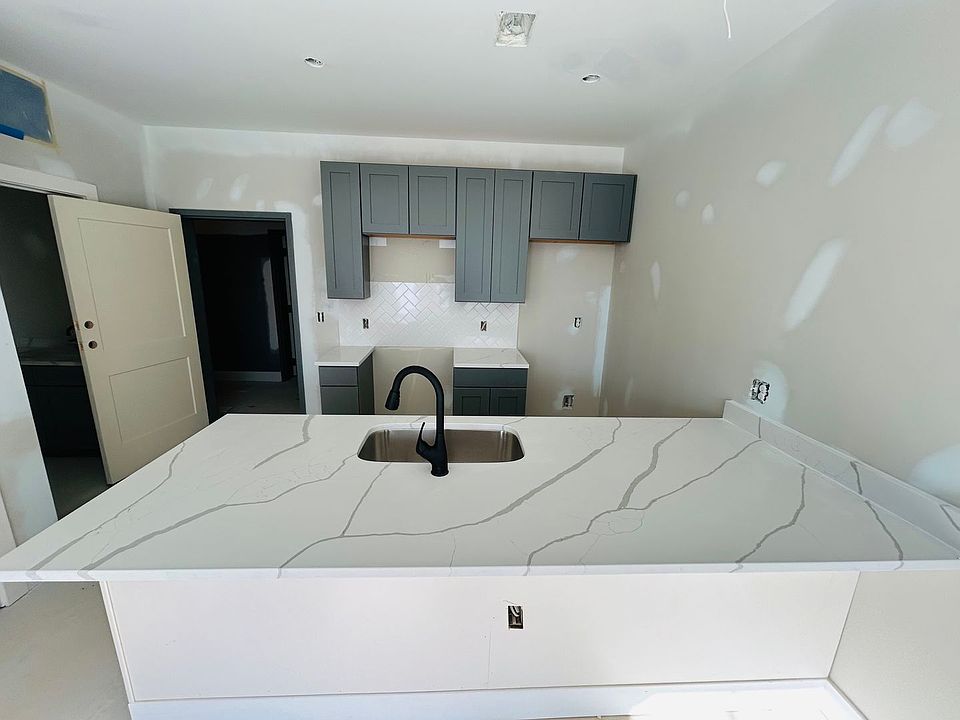 1st image of 4701 Forest Hill Ave #209