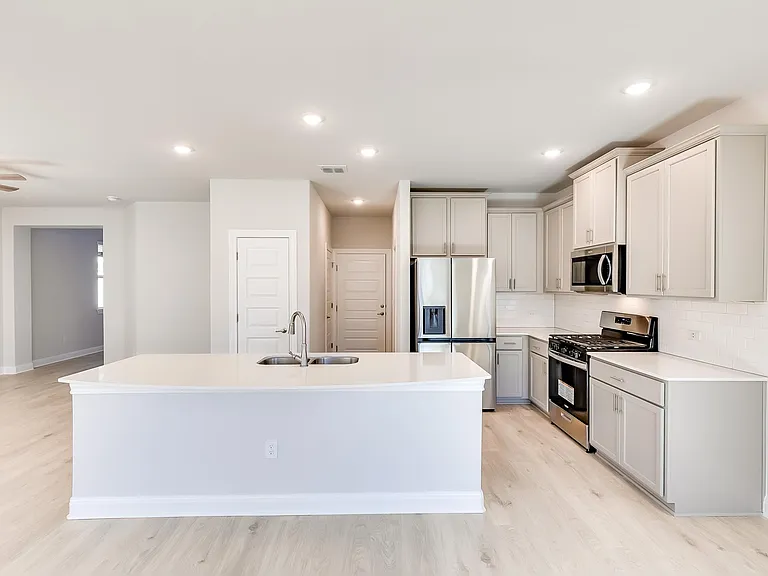 1005 Legend Milton Ln — Photo 10