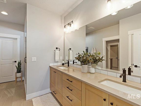 4th image of 8186 Fountain Brk