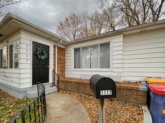 2nd image of 1117 Courtney St NW