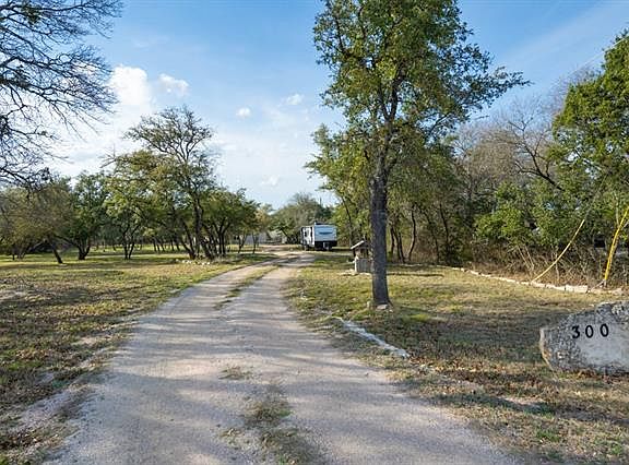 4th image of 300 Creedmore Dr