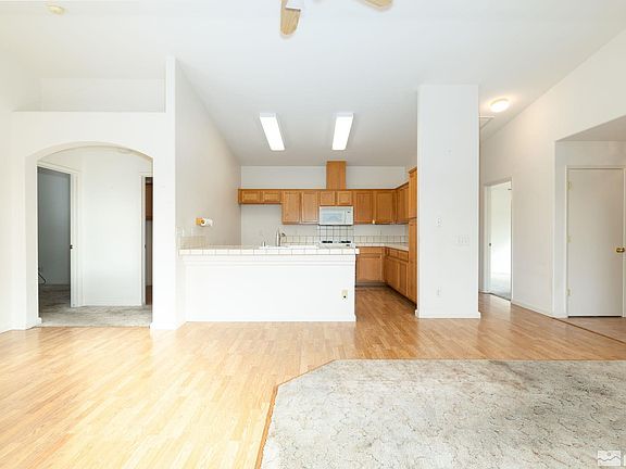 5th image of 1053 Pinion Pine Dr