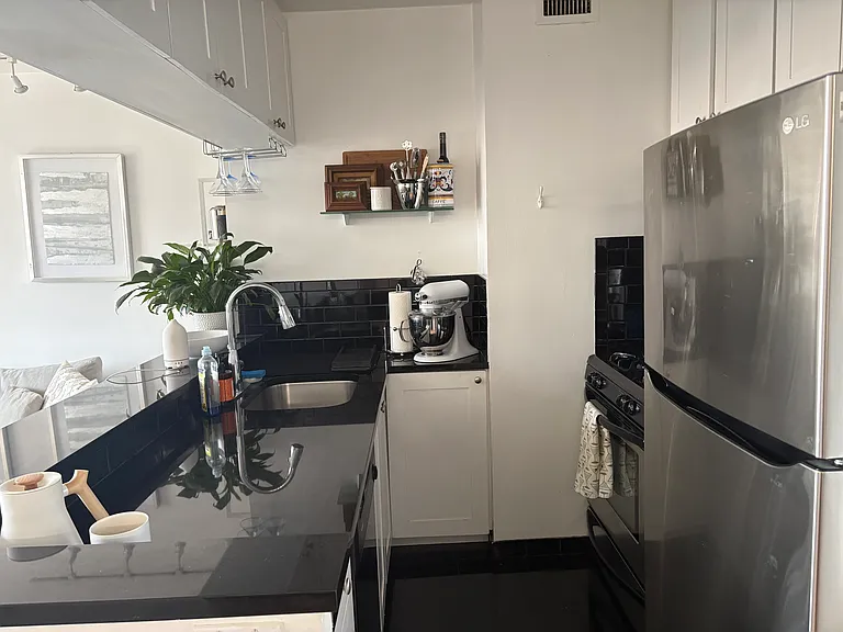 300 E 62nd St #2301 — Photo 11
