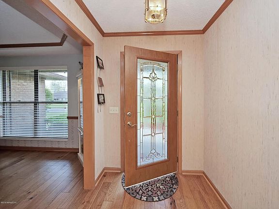 803 Ennis Dr-3