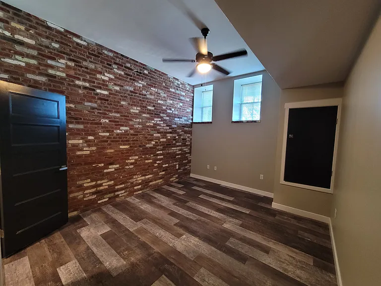 125 Henrietta St — Photo 38