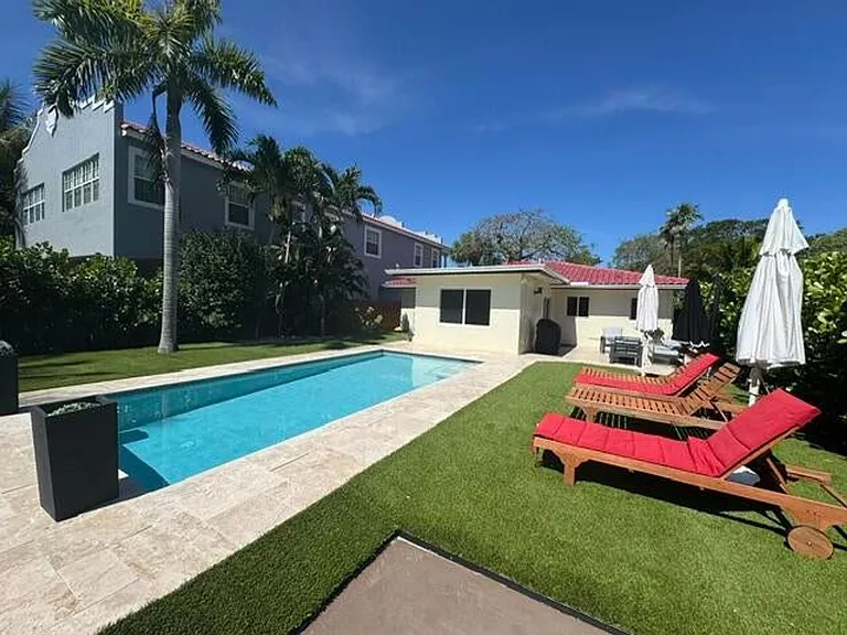 632 SW 8th Ave — Photo 11