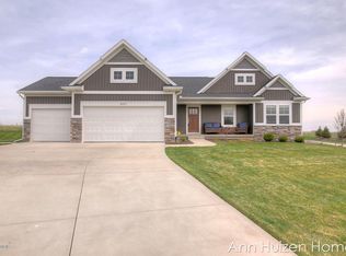3997 Sidehill Dr, Hudsonville, MI 49426
