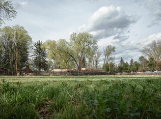 Kit Carson Rd, Taos, NM 87571
