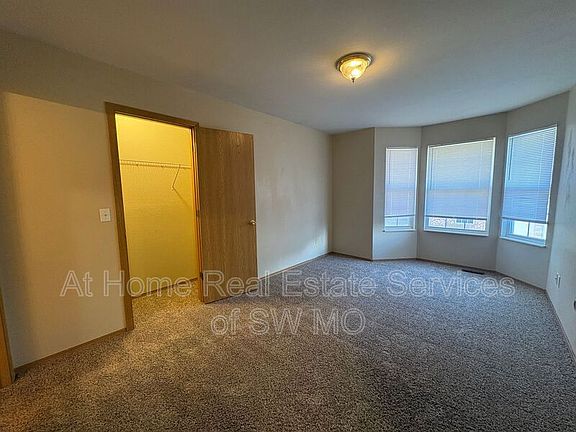 4th image of 1410 W Frosty Dr APT 4