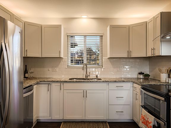 4th image of 10424 Karen Ave NE