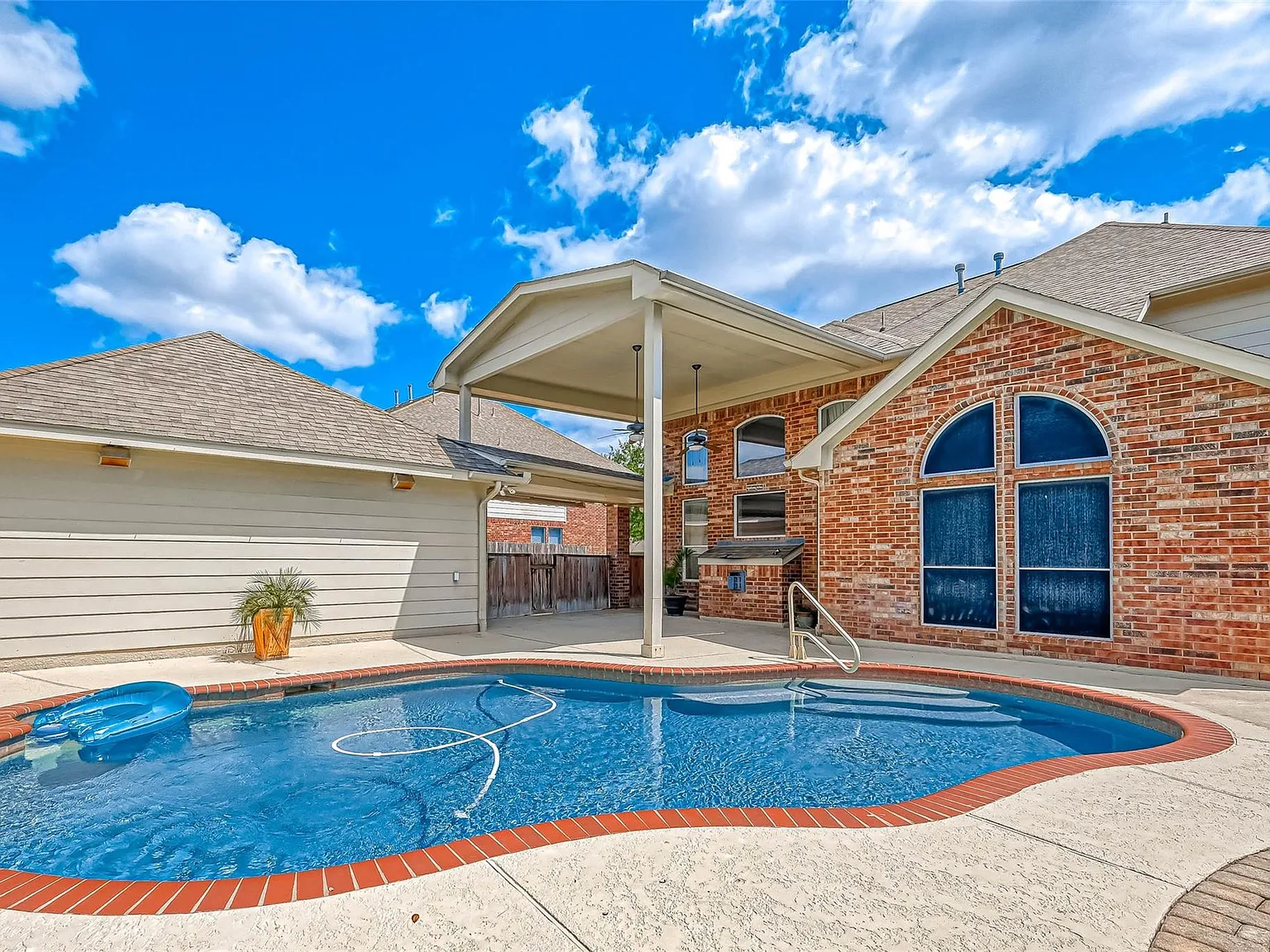 4 bed, 3.5 bath, 3169 sqft, $3,500 — Photo 1