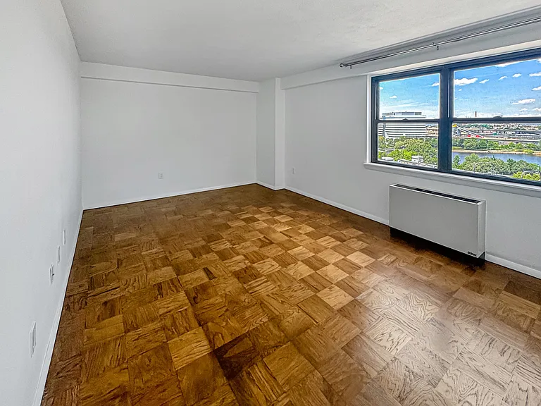 King-Sized Primary Bedroom Suite