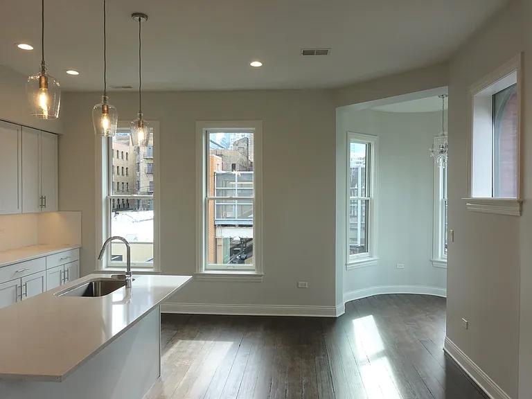 809 N Franklin St #3F — Photo 3