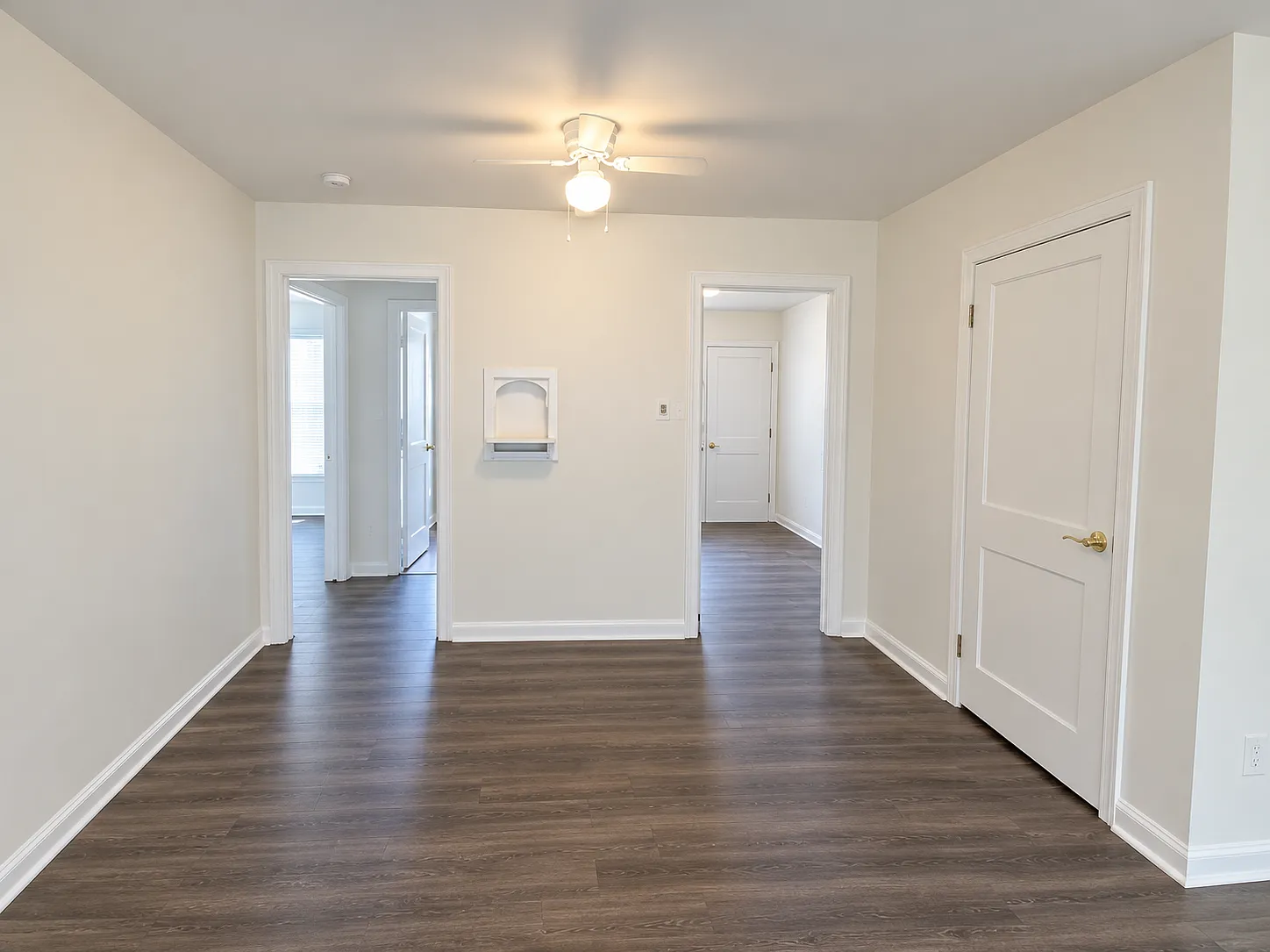 810 W Dean Ave — Photo 3