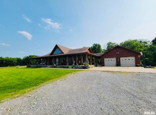 313 Double C Farm Ln, Dongola, IL 62926