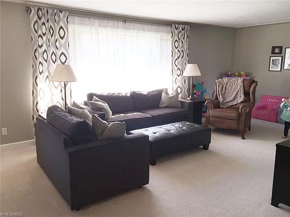 5th image of 191 Edgewood Dr