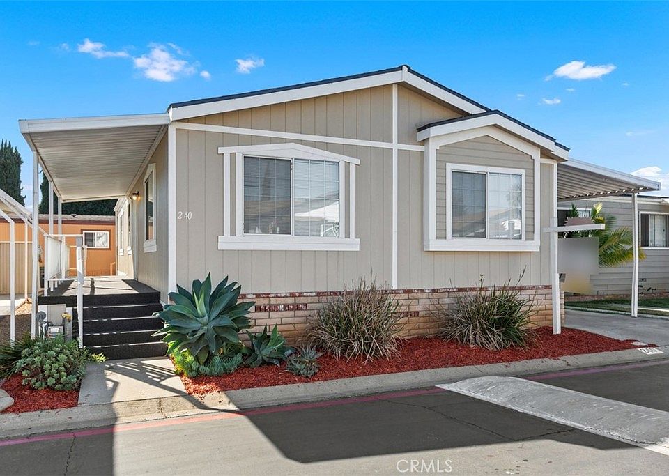 1st image of 5815-240 NW La Palma Ave