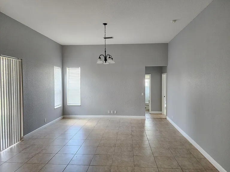 4374 SW Savona Blvd — Photo 10