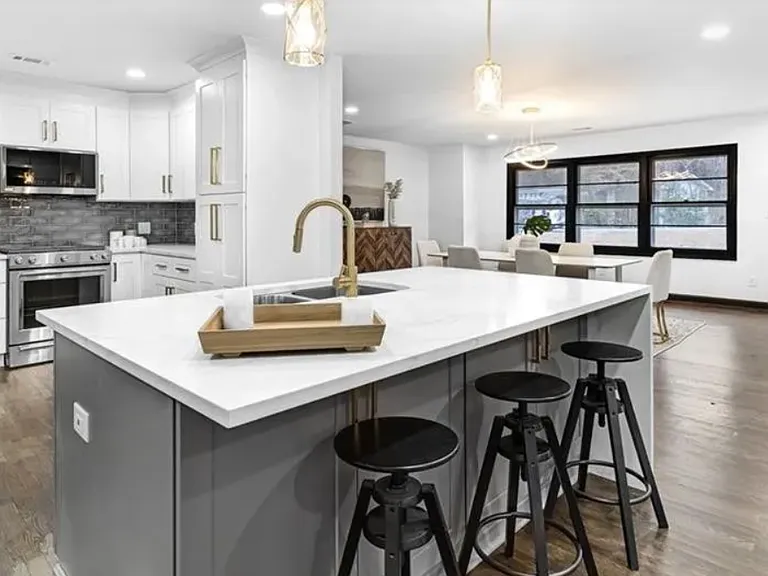 W Potomac Dr — Photo 2