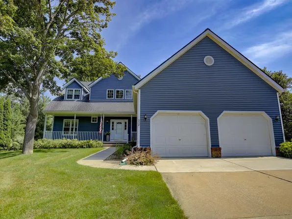 312 Stoneheath End, Cottage Grove, WI 53527