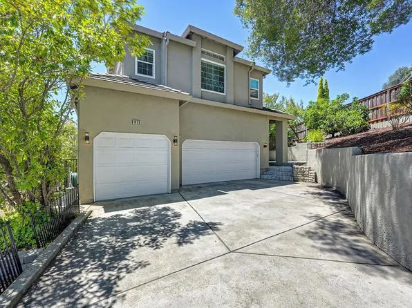 1050 Fox Run Ct, Auburn, CA 95603