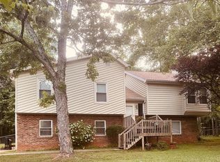 5957 Sutton Dr, Douglasville, GA 30135