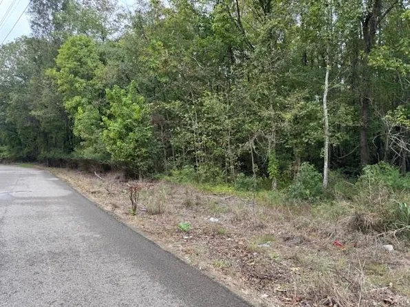 Oak St, Bolivar, TN 38008