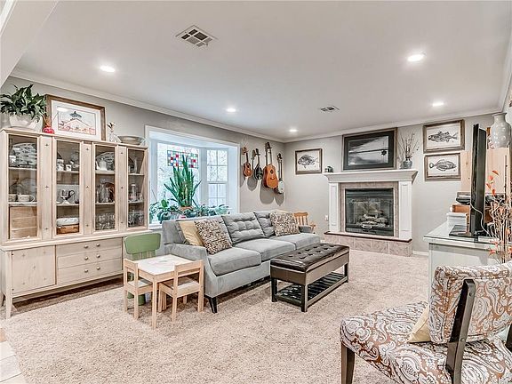4th image of 1737 Lenox Dr