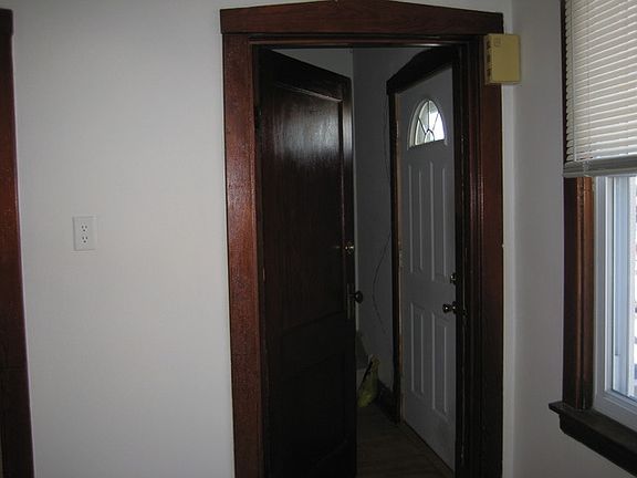 4th image of 5519 W Drummond Pl