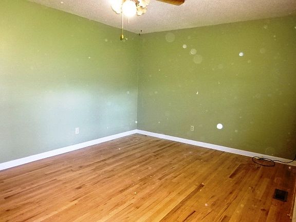 5th image of 3572 Crawford Dr SE
