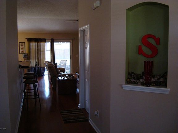 3rd image of 9921 Lancashire Dr